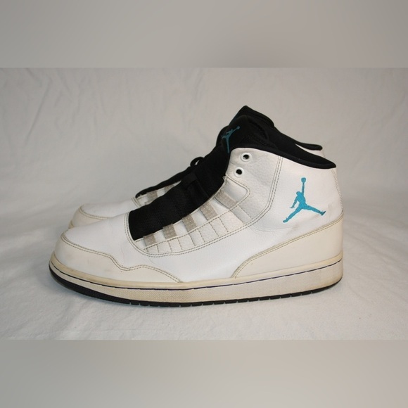 Jordan Executive "White" Shoes Size: 9 (men) - Picture 3 of 10